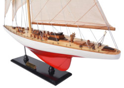 Model Endeavour L60, Red/White by Authentic Models