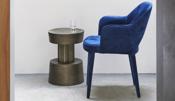 Krzesło niebieskie tapicerowane Cosy Velvet Blue Pols Potten