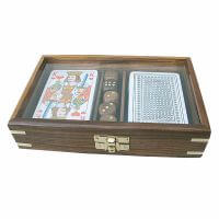Zestaw gier w drewnianym pudełku, karty i kości